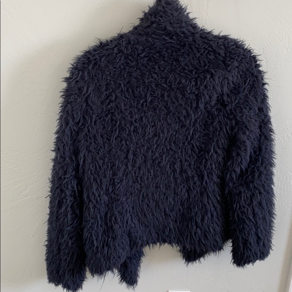 GUESS fluffy formal jacket - Picture 3 of 3